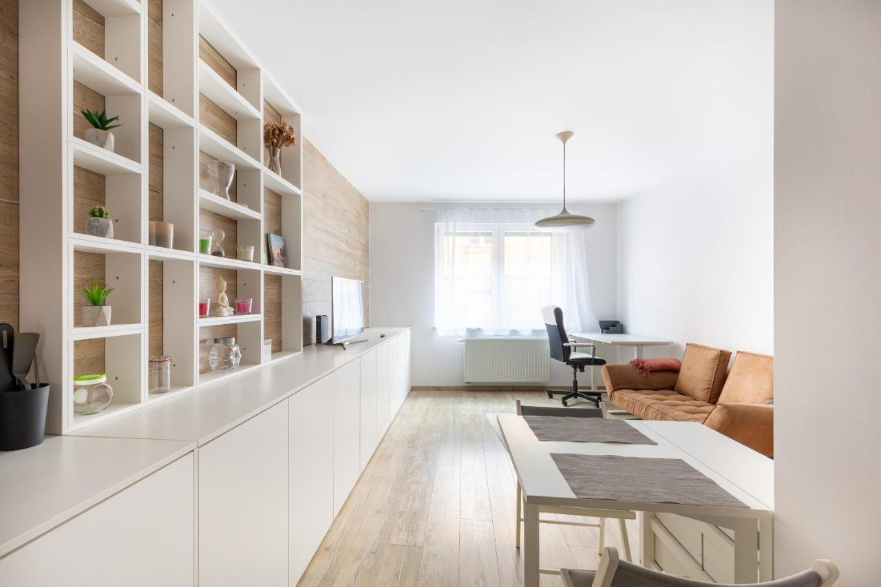 Apartment B44 Brody *